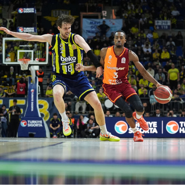 Galatasaray'dan derbi sonrası hakemlere sert tepki!