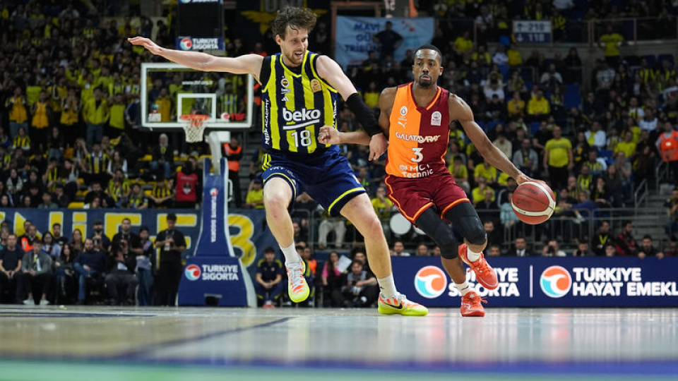 Galatasaray'dan derbi sonrası hakemlere sert tepki!