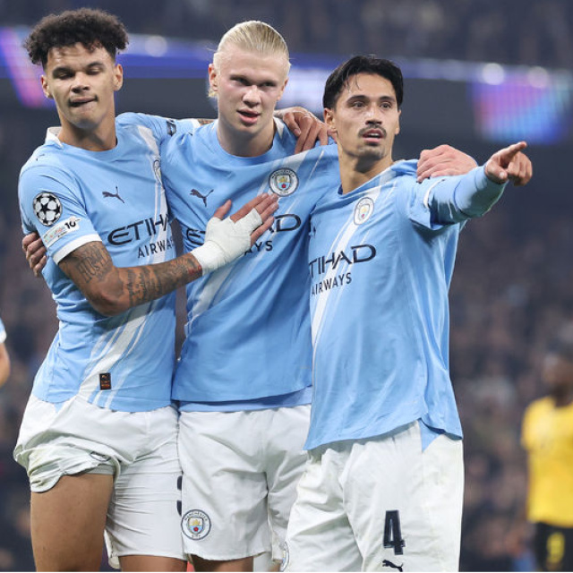 Manchester City, Liverpool'u Anfield'da devirdi!