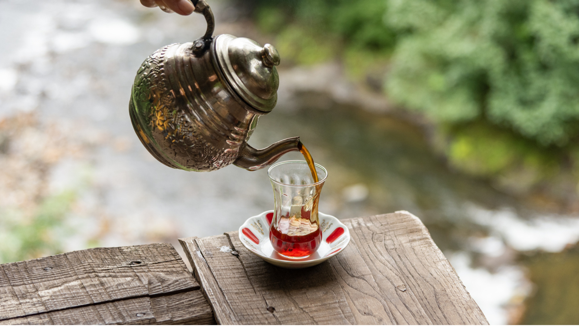 Çay Demleme Sanatı: Evde Mükemmel Lezzet İçin Püf Noktaları