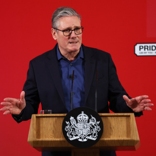 Starmer krizde: En yakın danışmanı istifa etti!