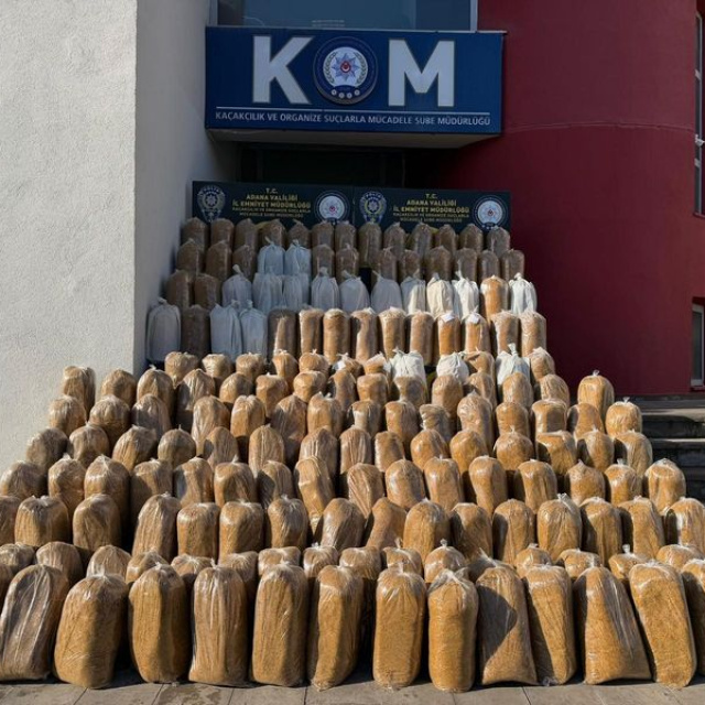 2 buçuk ton kaçak tütün ele geçirildi