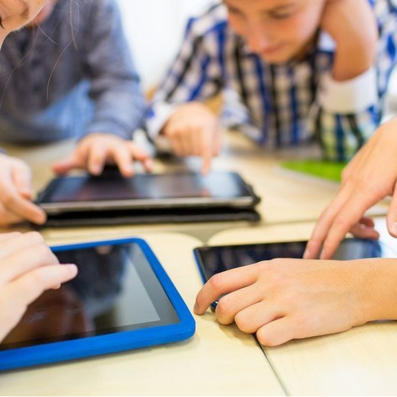 Avrupa, çocuklar için sosyal medya düzenlemelerine hız veriyor