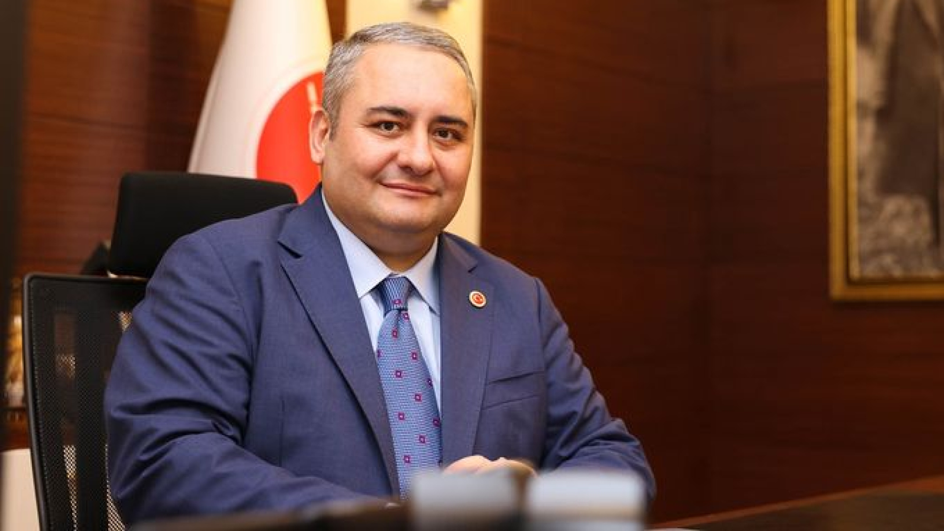 Mesut Özarslan'dan Özgür Özel'e Suç Duyurusu: Tehdit ve Hakaret İddiası