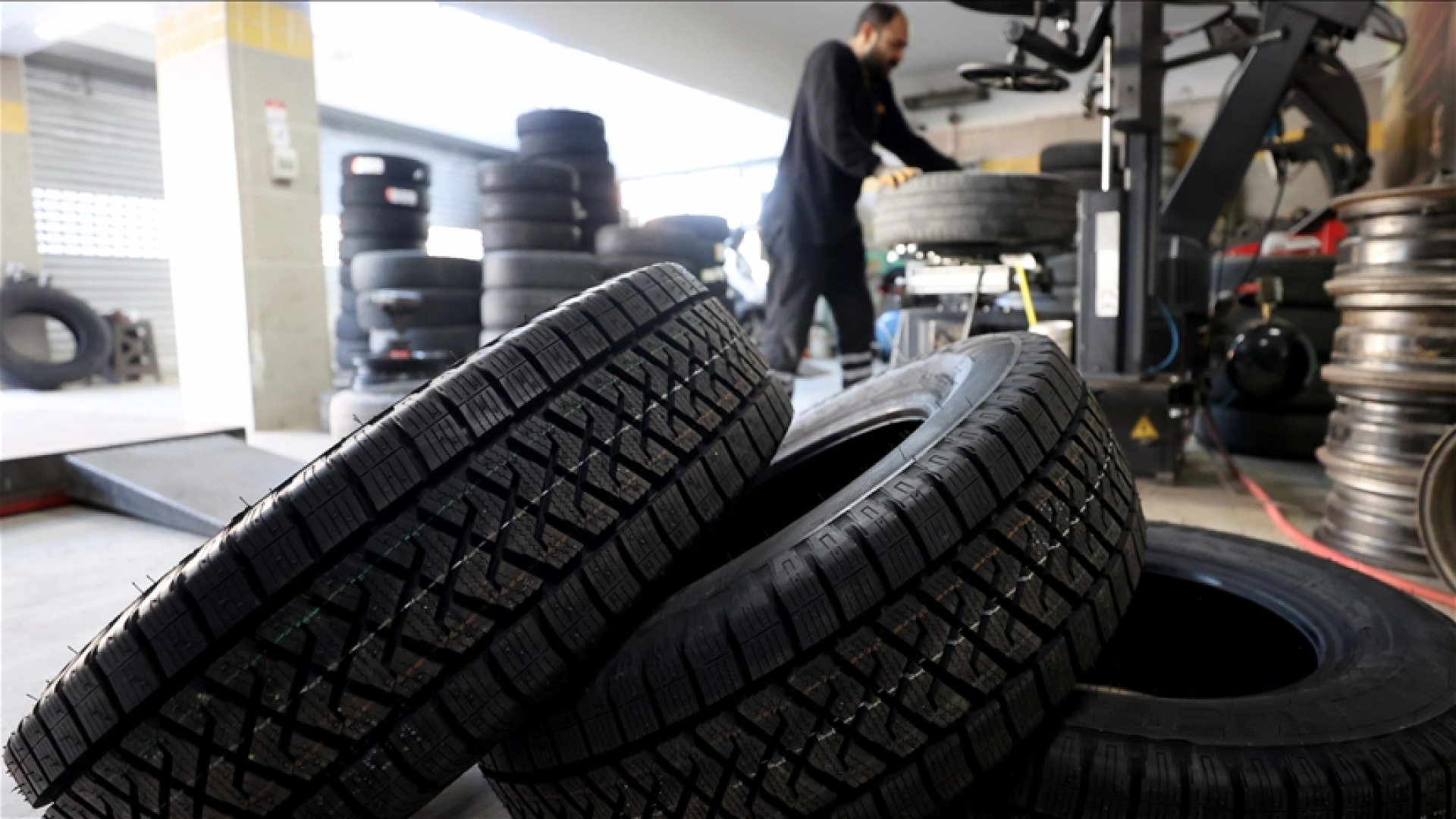 Kış lastiği uygulaması ne zaman bitiyor? Kış lastiği takmama cezası ne kadar, kimler hangi tip arabalar için zorunlu?