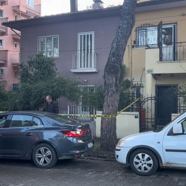 Yaşlı çift öldürüldü! Boş altın keseleri bulundu!