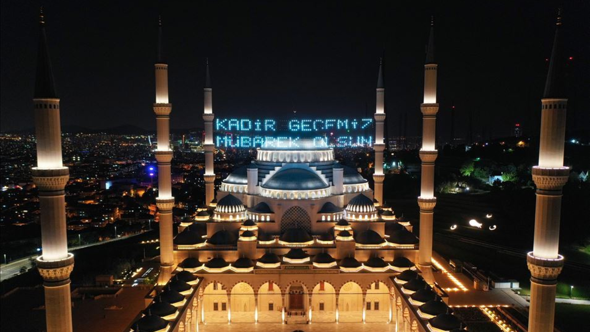 2026 Kadir Gecesi Tarihi Belli Oldu: Diyanet Takvimi Açıkladı