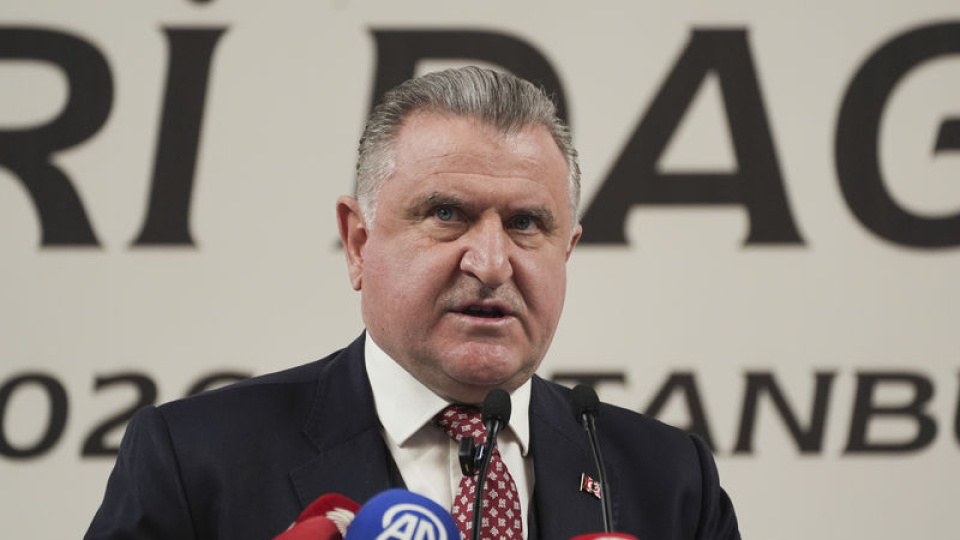 Bakan Bak'tan milli sporculara destek!