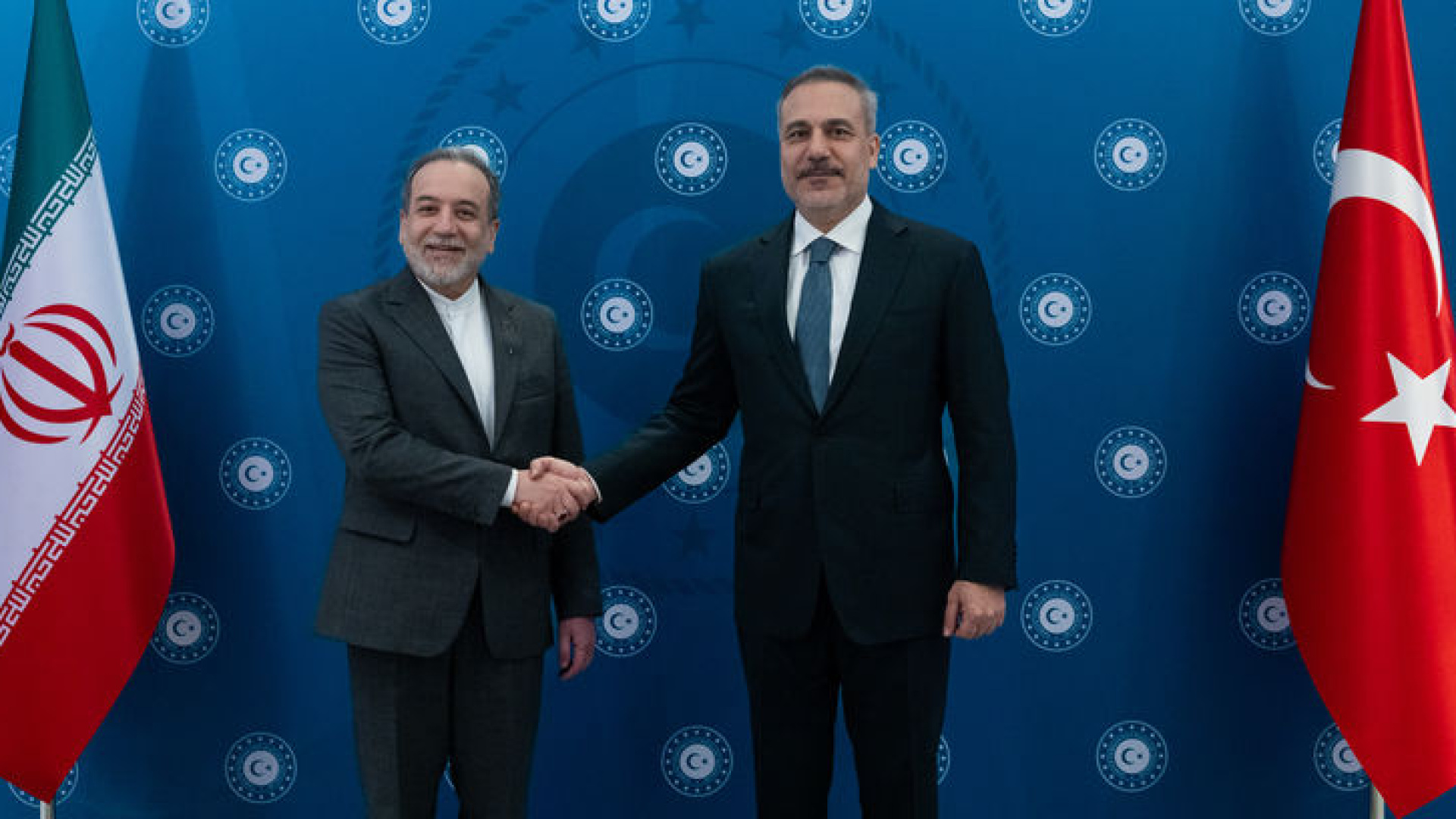 Dışişleri Bakanı Hakan Fidan, İranlı Mevkidaşı Abbas Erakçi ile Telefonda Görüştü