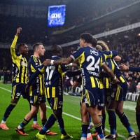 Kadıköy'de Fener alayı: 3 puanı 3 golle aldı!
