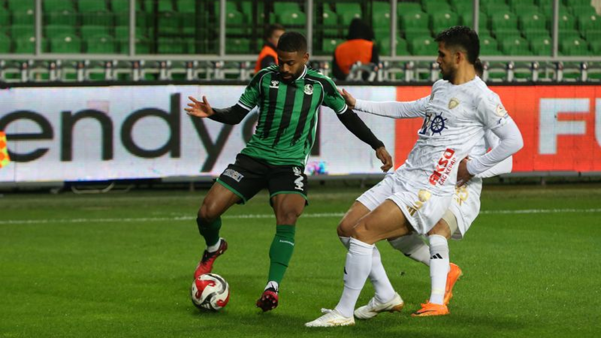 Erzurumspor FK, Sakaryaspor'u 1-0 Yenerek Galibiyet Serisini 7'ye Çıkardı