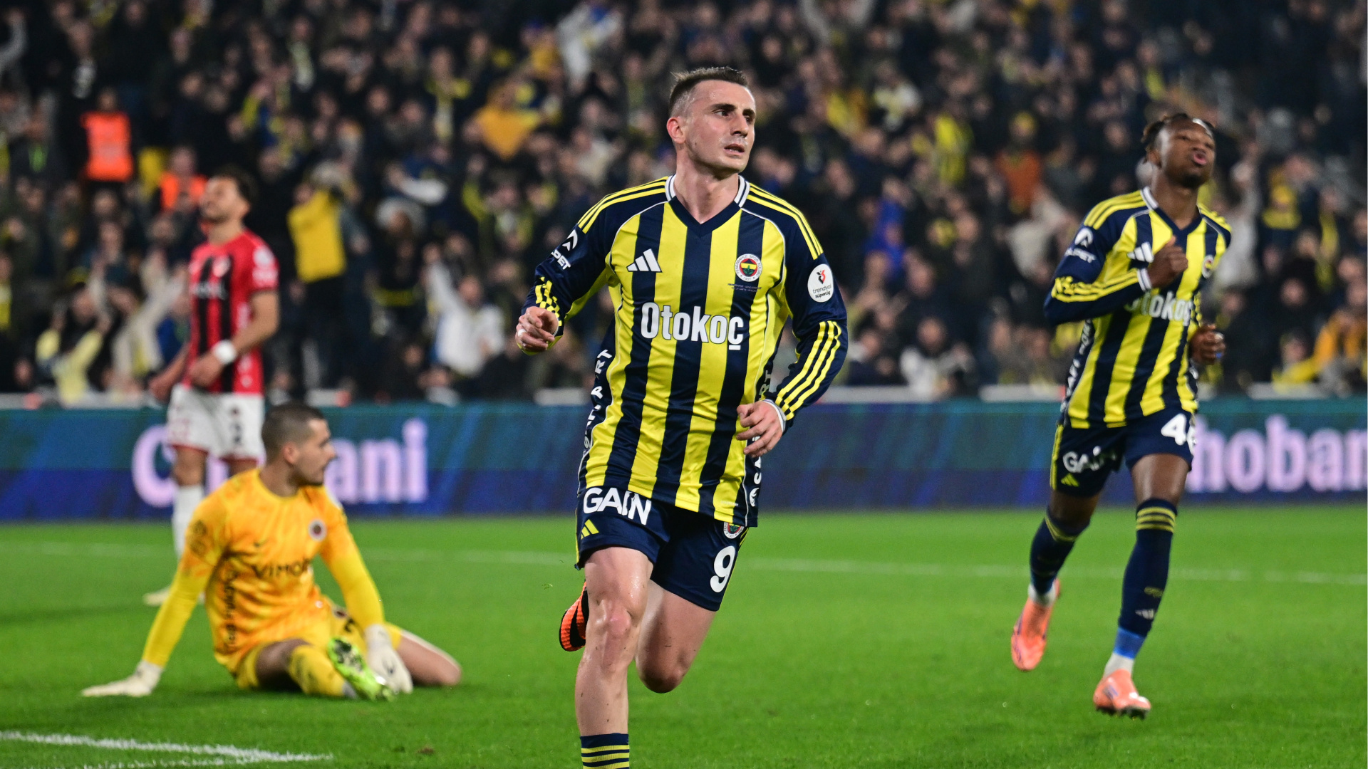 Kerem Aktürkoğlu Süper Lig'de Gol Hasretini Bitirdi: Fenerbahçe'de Çifte Gol Sevinci