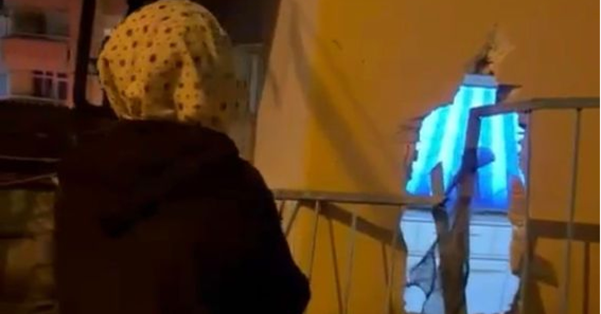 Evinde Otururken Yaralandı | Kamyonet Çarpışından Sonra Yara Olma