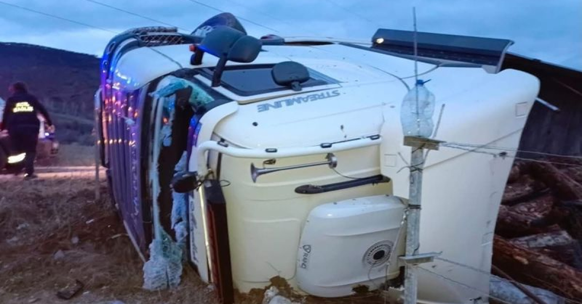 Çankırı'da TIR Devrilme Sonucu Sürücüsünün Ölümü - Son Dakika Haberleri