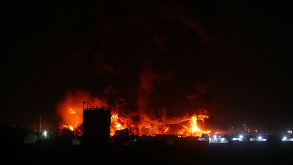 Irak'ta petrol rafinerisinde yangın: Ölü ve yaralılar var