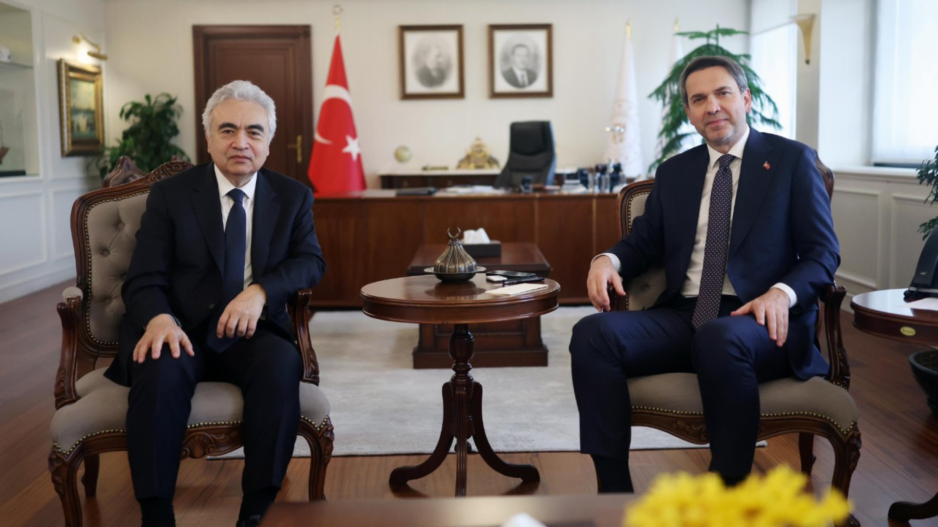 Bakan Bayraktar, IEA Başkanı Birol ile COP31 ve Enerji Dönüşümünü Görüştü