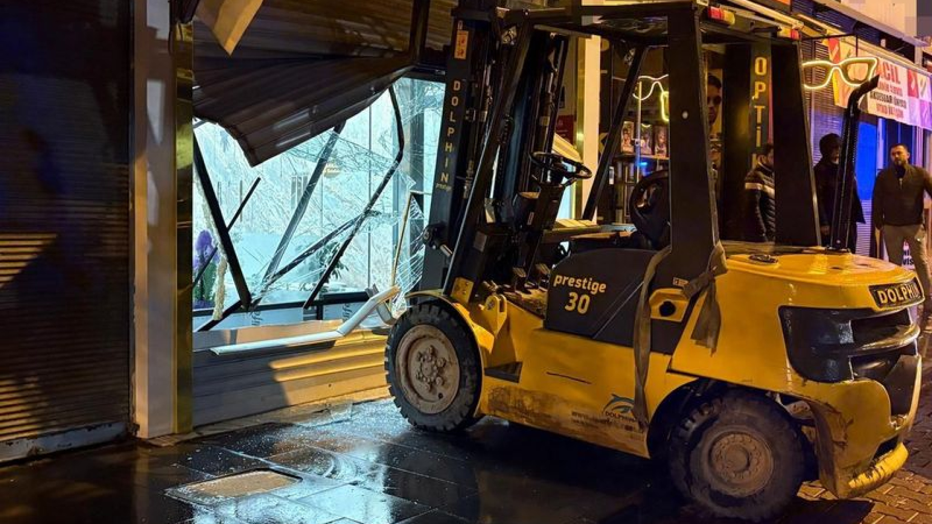 Kayseri haberleri: Ne testere ne levye ne de tornavida... Forkliftle kuyumcu soygunu | SON DAKİKA HABER | Son dakika haberleri