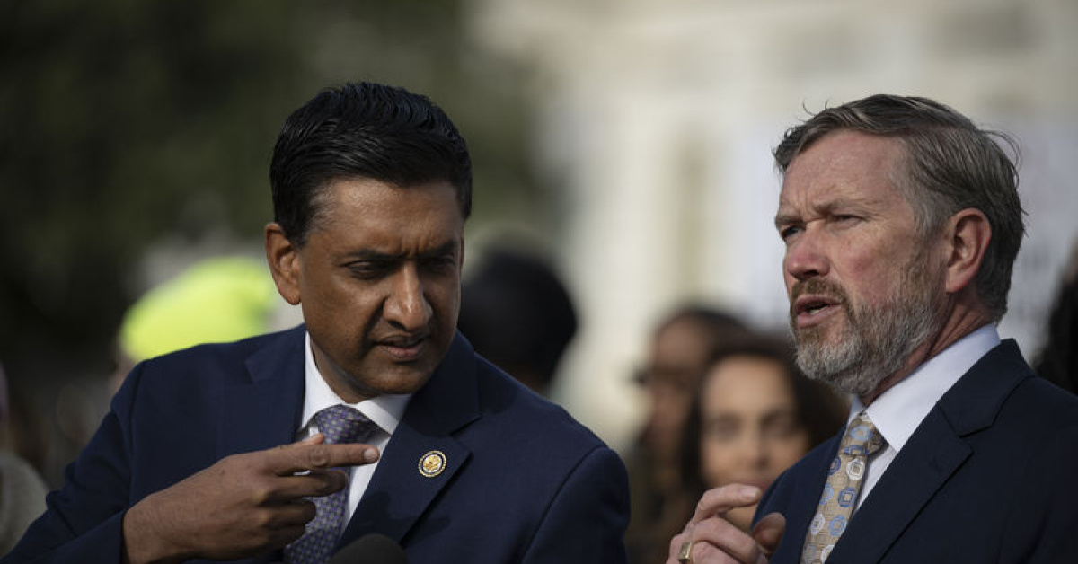 , Jeffrey Epstein Dosyalarının Sansürsüz Halini İnceledi