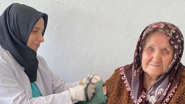 Köyde yaşayanlara kanser taramasının önemi anlatıldı