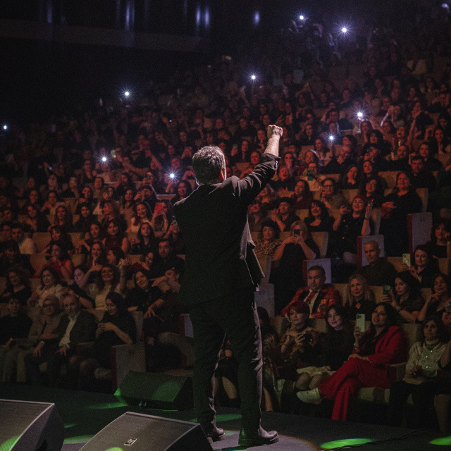 Sevenleriyle buluştu