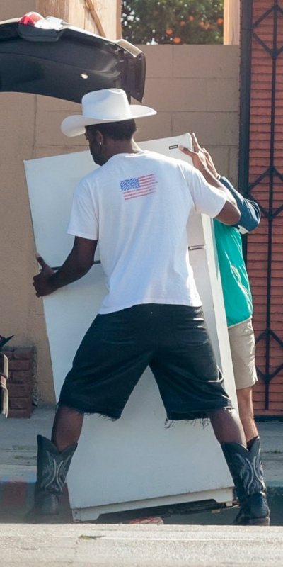 İkinci el buzdolabı aldı