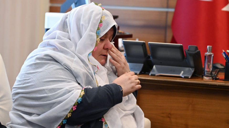 Mihalgazi Belediye Başkanı Akgün, gözyaşlarını tutamadı