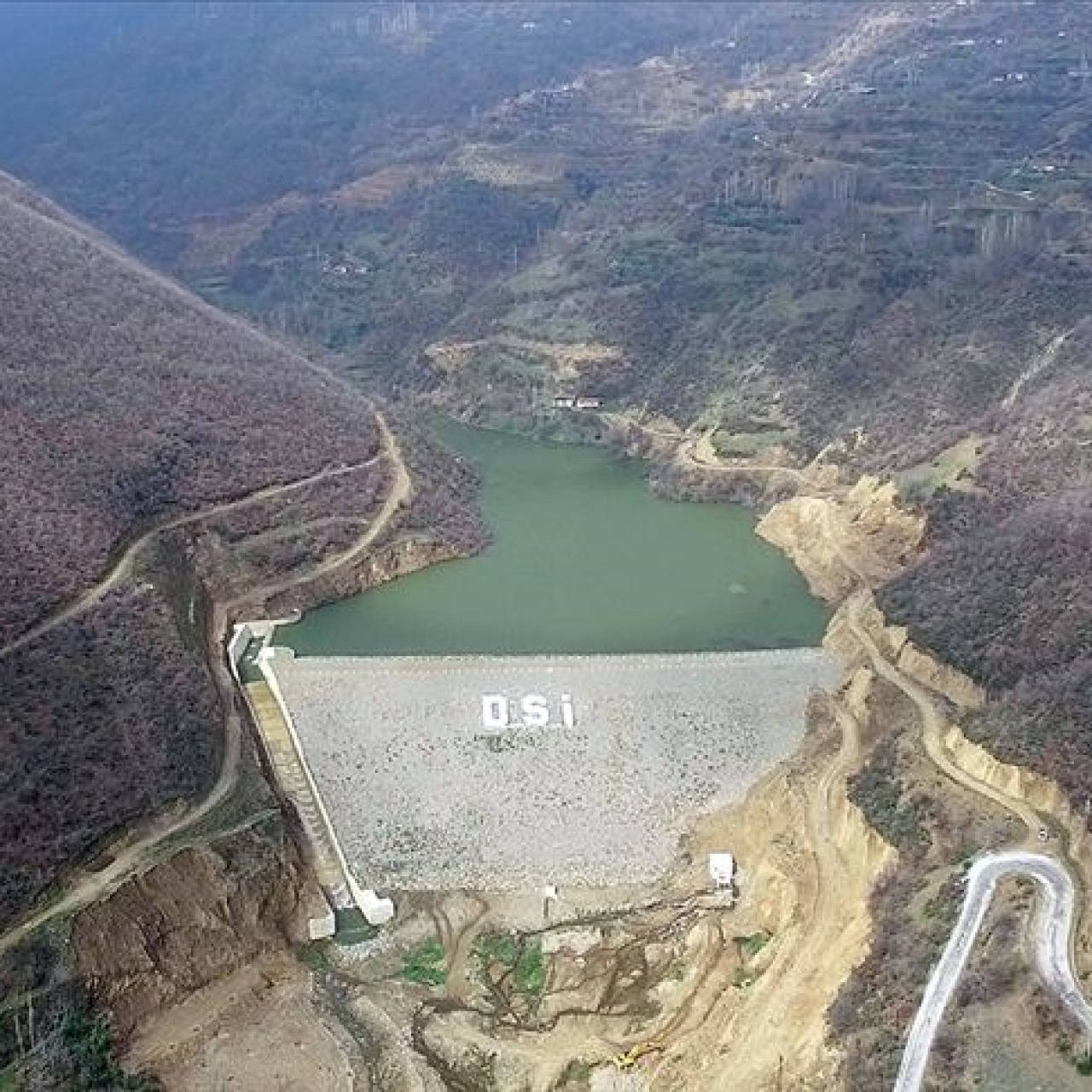 Barajlardan olası su tahliyelerine karşı uyarı
