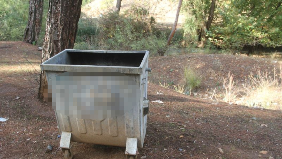 Çöp ayrıştırma bandında bebek bulundu!