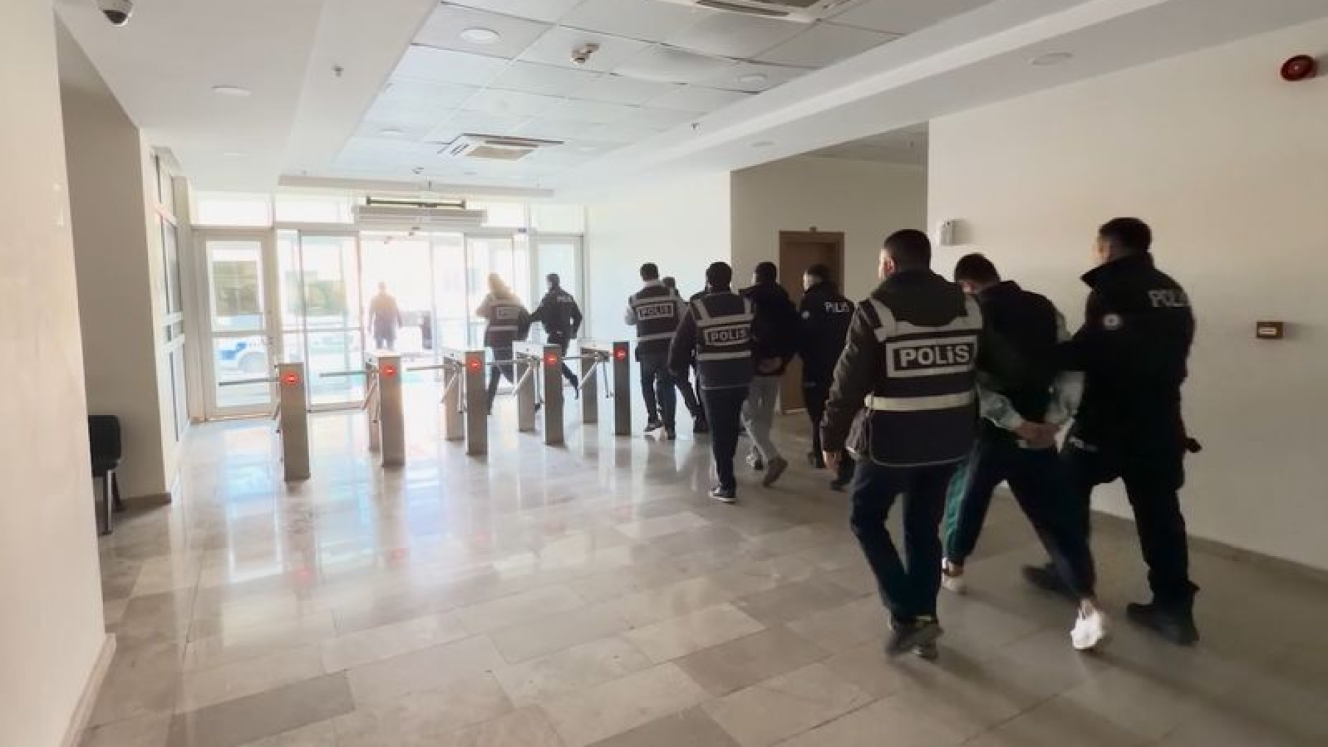Kırşehir Merkezli 4 İlde Dolandırıcılık Operasyonu: 4 Şüpheli Tutuklandı