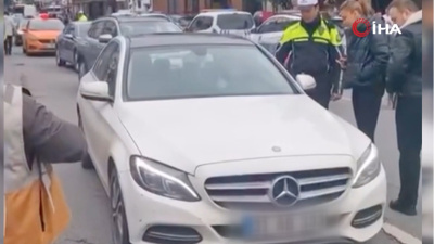 Direksiyon başında dans eden sürücüye gözaltı