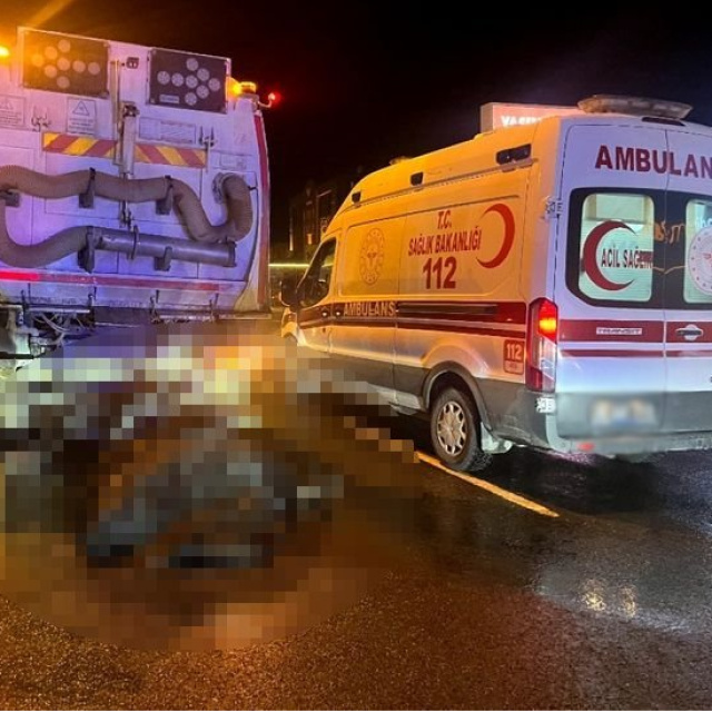 Belediye aracıyla çarpışan motosikletli öldü