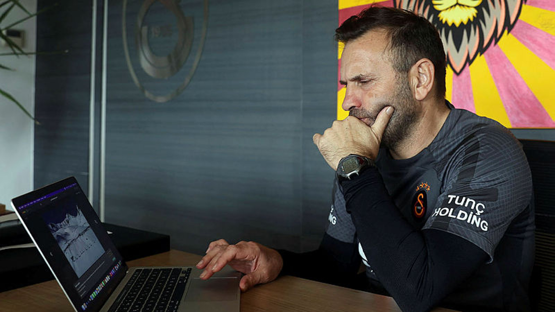 Okan Buruk'tan Juventus Planı: Galatasaray'ın Şampiyonlar Ligi Stratejisi Netleşiyor