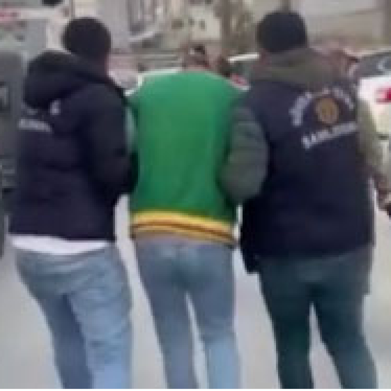 Atatürk ve Türk bayrağına hakaret: 2 gözaltı!