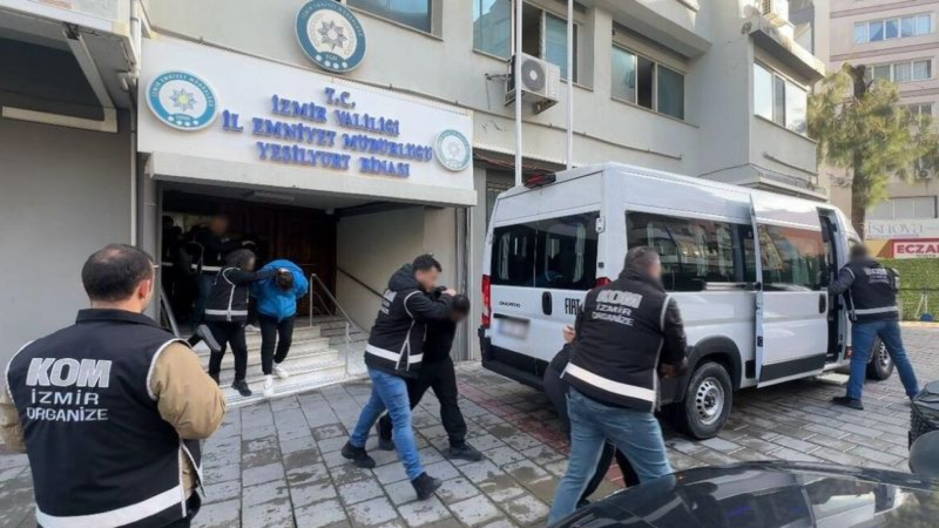İzmir'de Yanlış Hedef Cinayeti: 16 Şüpheli Tutuklandı