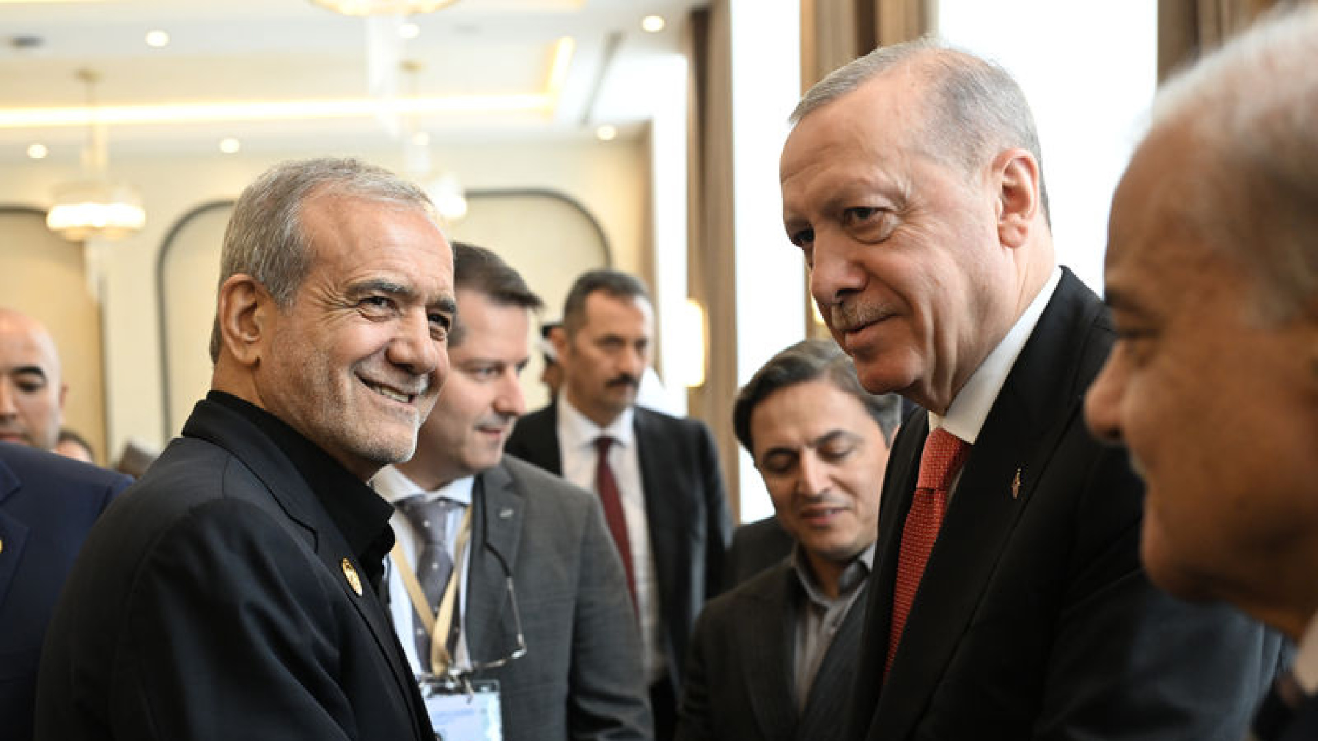 İran Cumhurbaşkanı Pezeşkiyan, Erdoğan'a ABD Müzakerelerindeki Yapıcı Rol İçin Teşekkür Etti