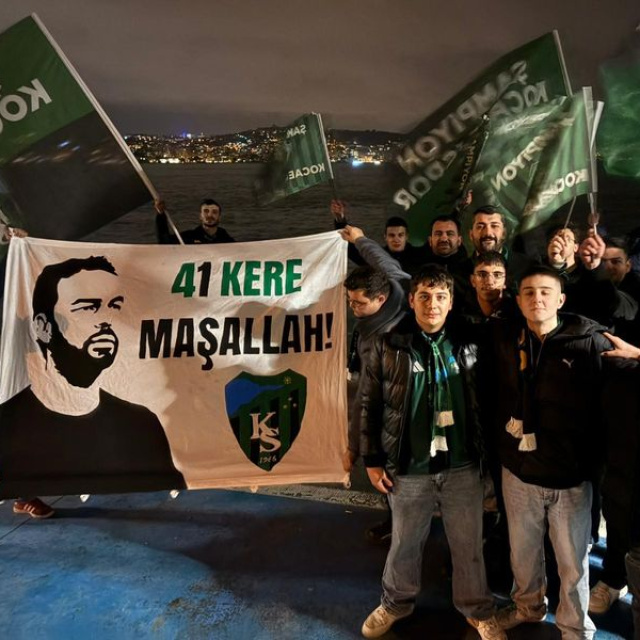 Kocaelispor taraftarından Selçuk İnan'a doğum günü sürprizi