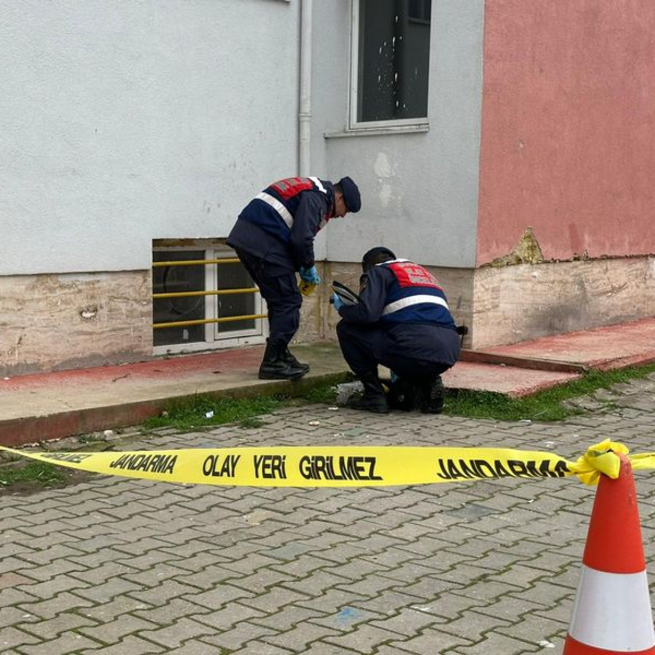 Okulun 4. katından düşen öğrenci hayatını kaybetti