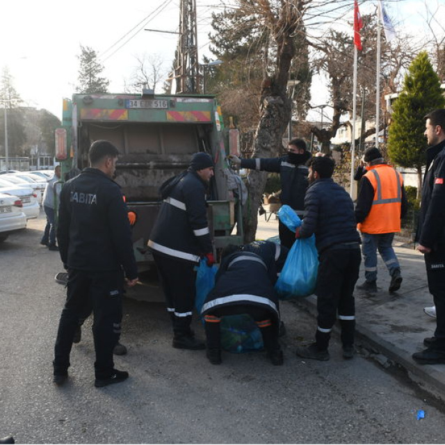 Denetimlerde ele geçirilen 5 ton bozuk ürün imha edildi