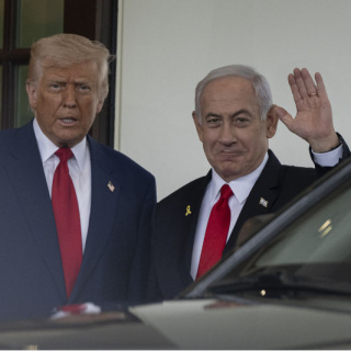 Netanyahu ile Trump bir araya geldi