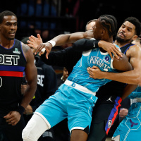 Hornets-Pistons maçı sonrası 4 oyuncuya ceza!