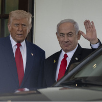 Netanyahu ile Trump bir araya geldi