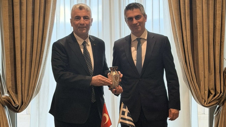 Ticaret Bakanı Bolat, Yunanistan Altyapı ve Ulaştırma Bakanı Dimas ile görüştü