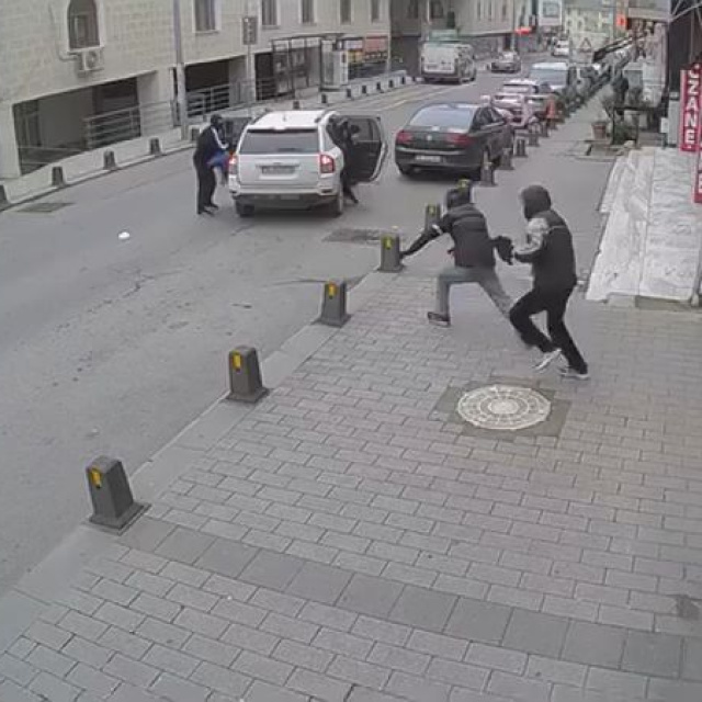 Kuyumcuda silahlı soygun girişimi! Yakalandılar