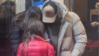 Kızlarıyla gezme keyfi