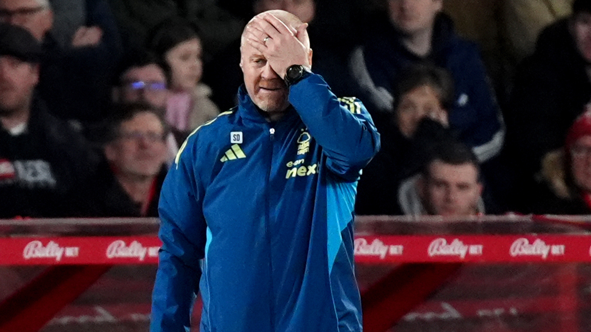 Fenerbahçe'nin Rakibi Nottingham Forest'ta Teknik Direktör Kriz: Sean Dyche Gönderildi