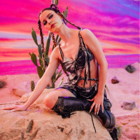 Yeni kariyerine adım attı