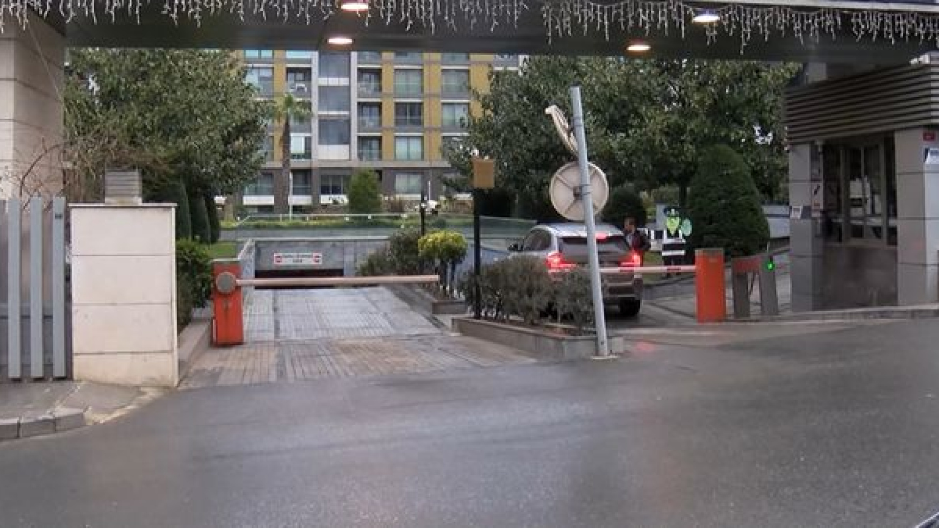 İstanbul'da 2 araçtan çuvallardaki 30 milyon dolar çalındı iddiası | SON DAKİKA HABER | Son dakika haberleri