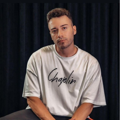 Enes Batur gözaltına alındı