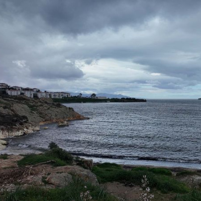 İzmir'de göçmen botu battı: 3 ölü