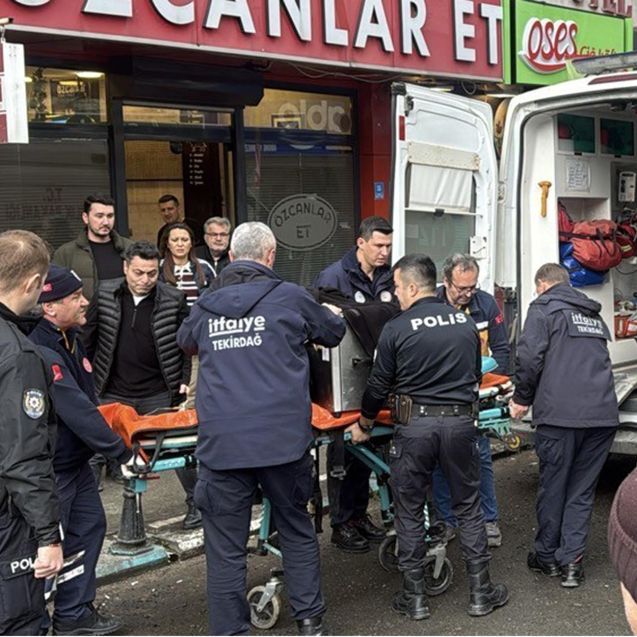 Elini kaptırdığı kıyma makinesiyle hastaneye kaldırıldı!